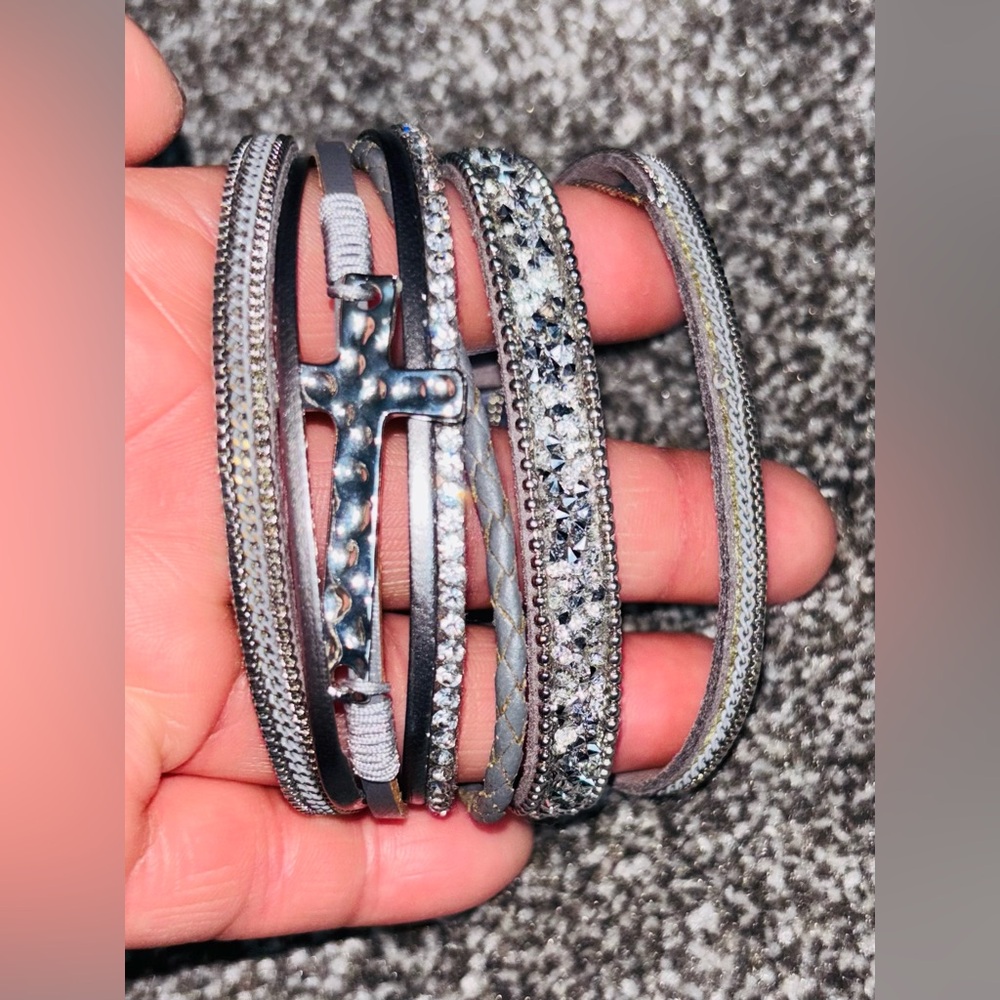 MAURICES MULTI-STRAP LEATHER BRAIDED  BRACELET ~
OSFM